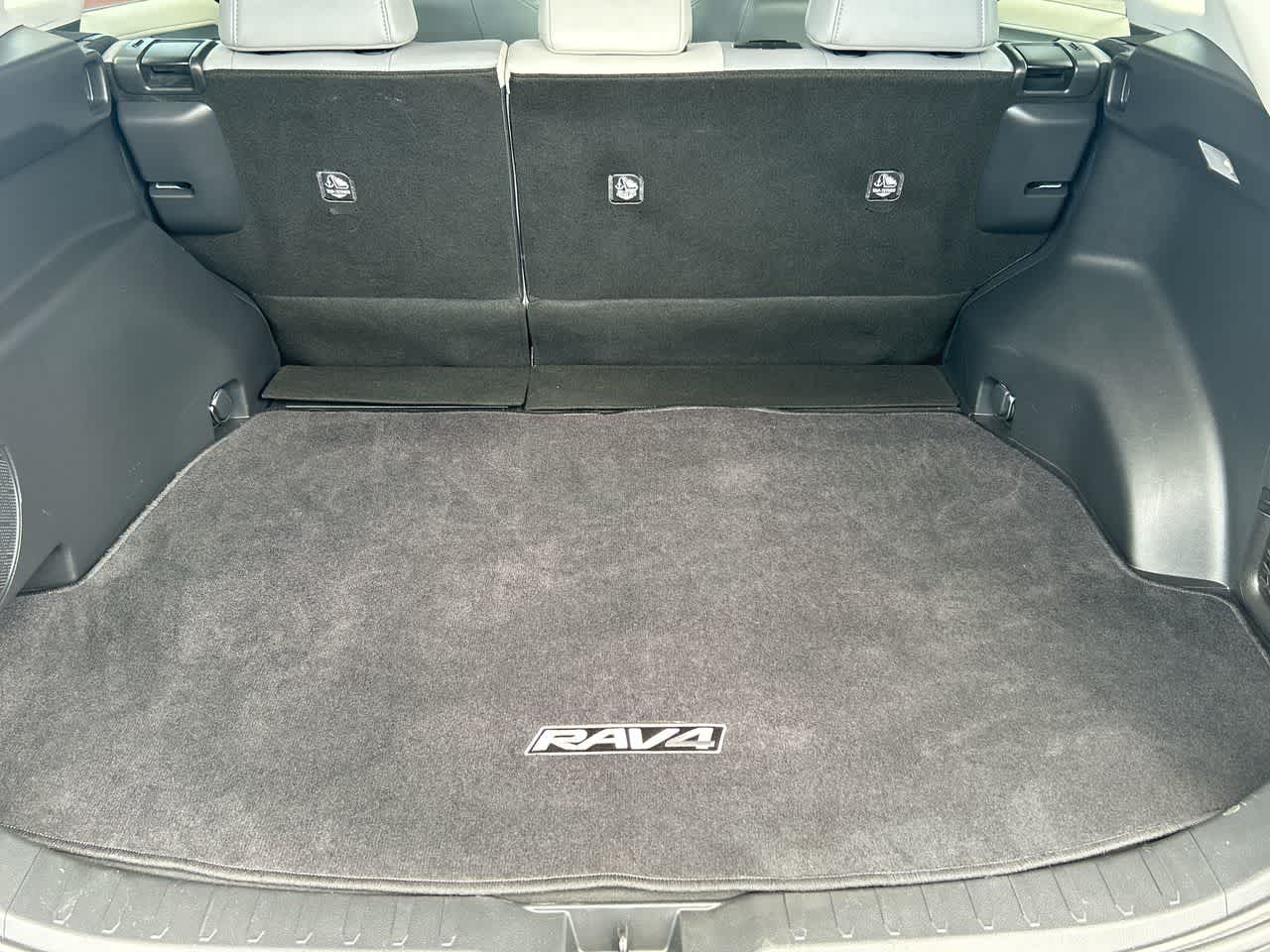 2020 Toyota RAV4 Hybrid Limited photo 12