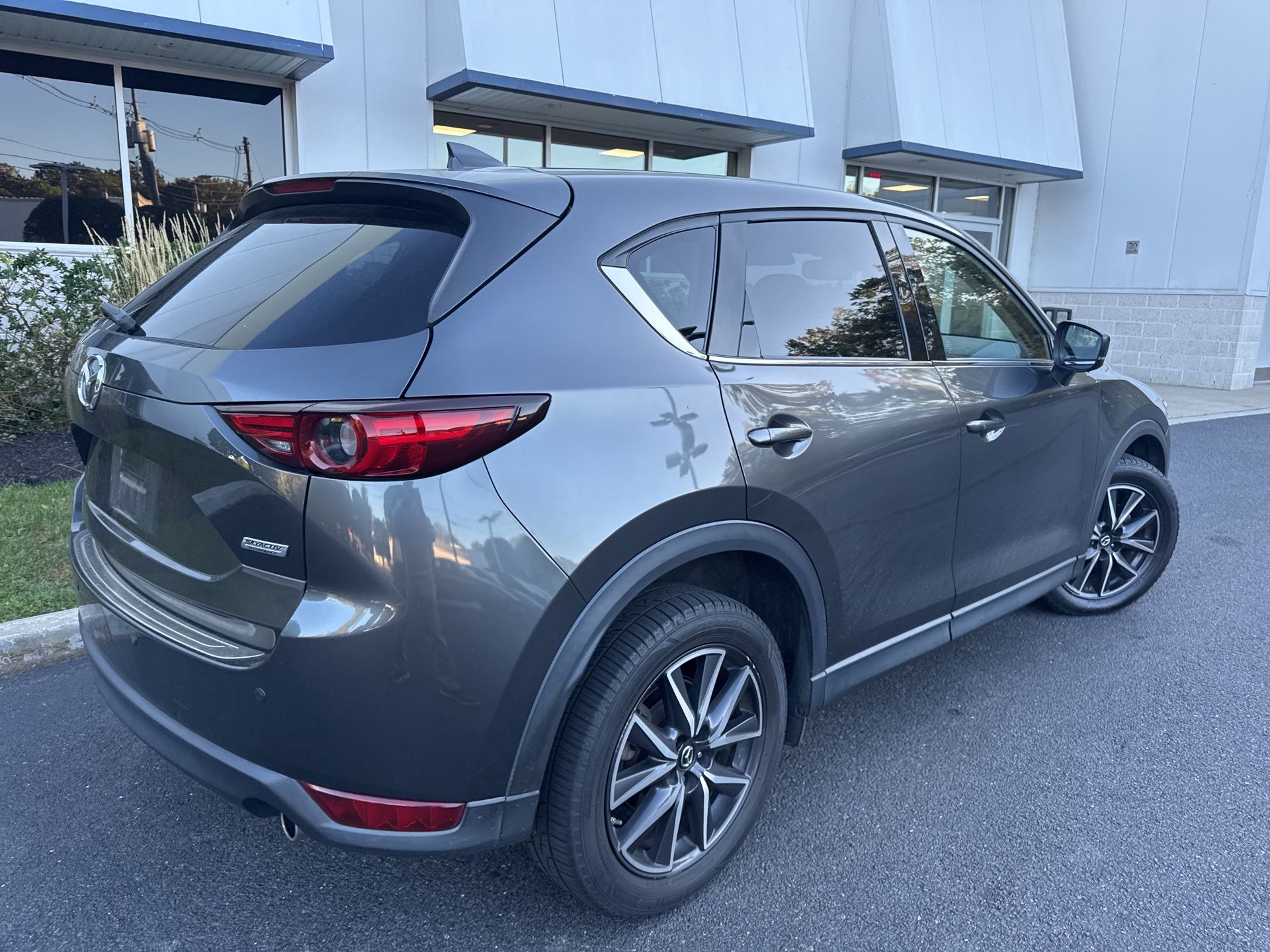 2017 Mazda CX-5 Grand Touring photo 2