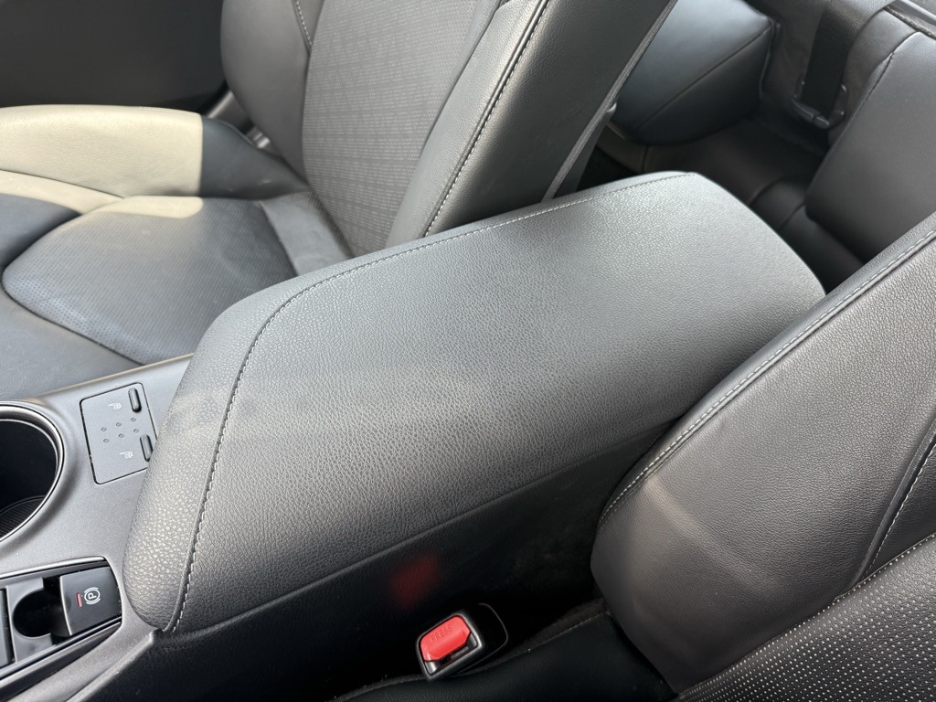 2021 Toyota Camry XSE photo 46