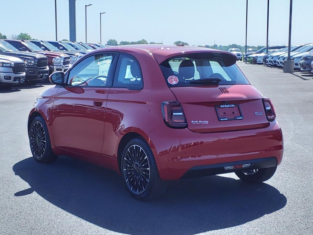 2024 Fiat 500e Red photo 12