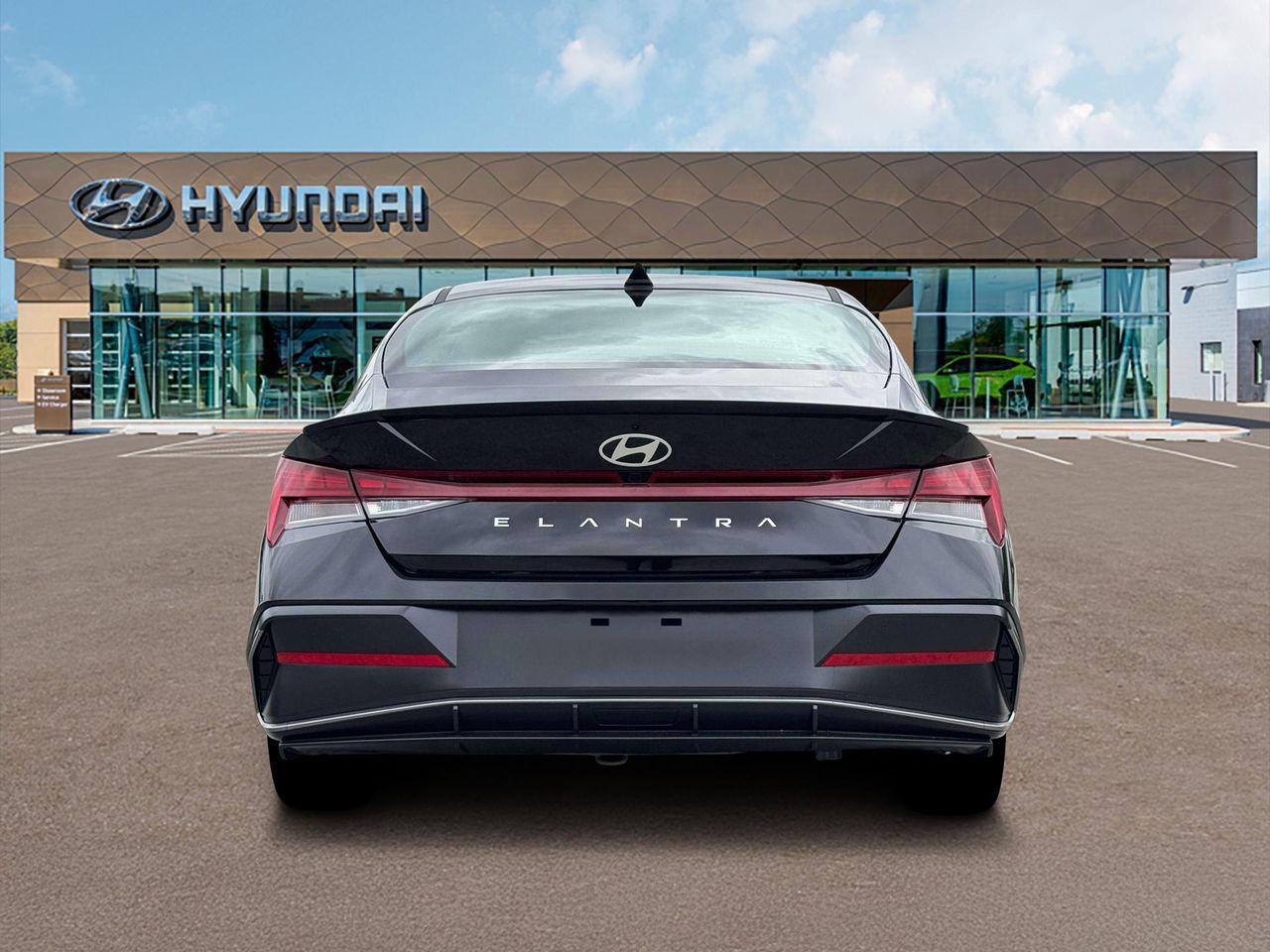 2026 Hyundai Elantra SEL Sport photo 4
