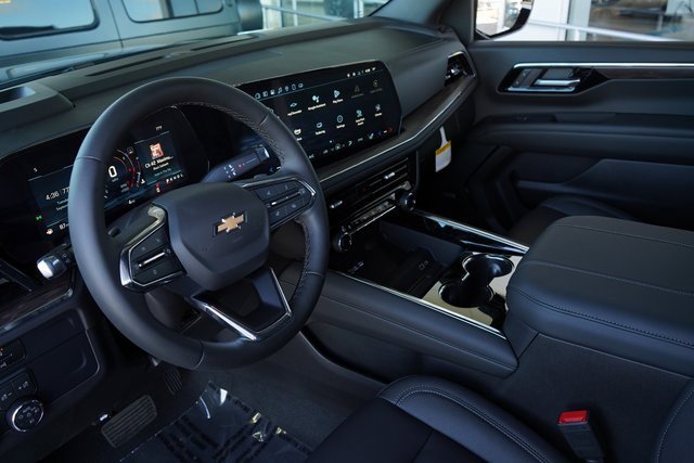 2025 Chevrolet Tahoe LT photo 2