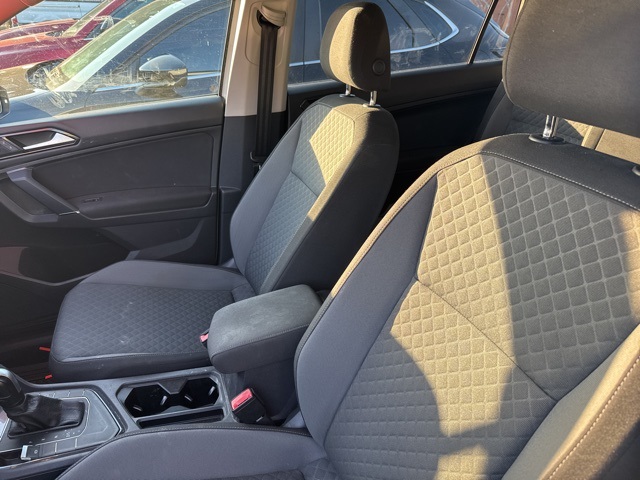 2018 Volkswagen Tiguan S photo 2