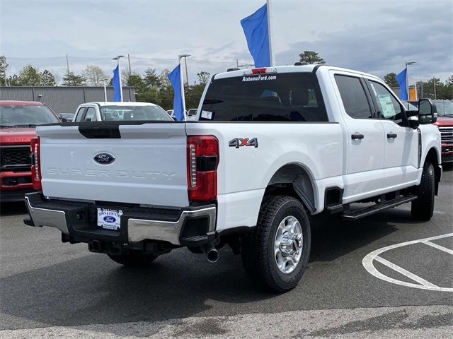 2025 Ford F-350 photo 2