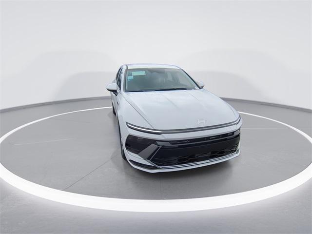 2025 Hyundai Sonata SE photo 3