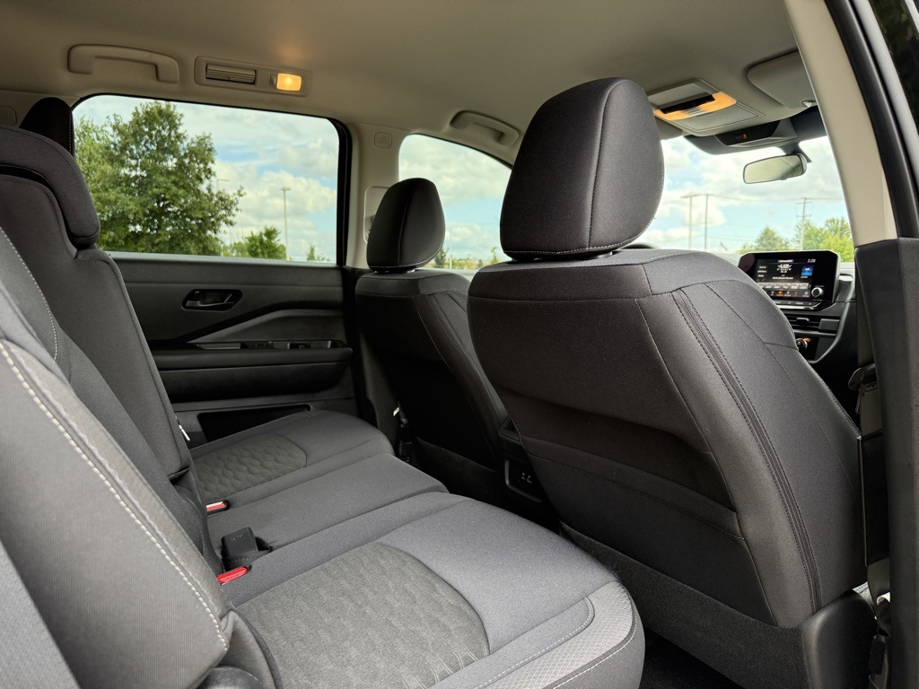 2025 Nissan Pathfinder S photo 25