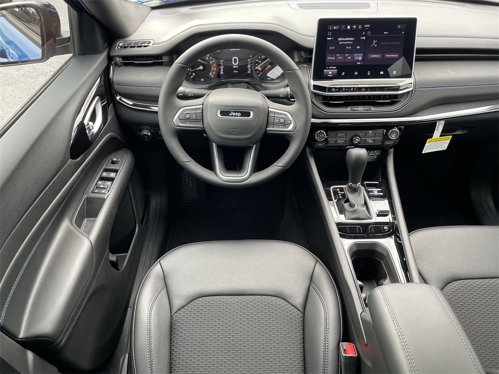 2025 Jeep Compass Latitude photo 13