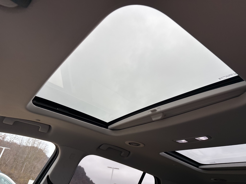 Used 2020 Chevrolet Traverse 3LT with VIN 1GNEVHKW8LJ164819 for sale in Winona, Minnesota