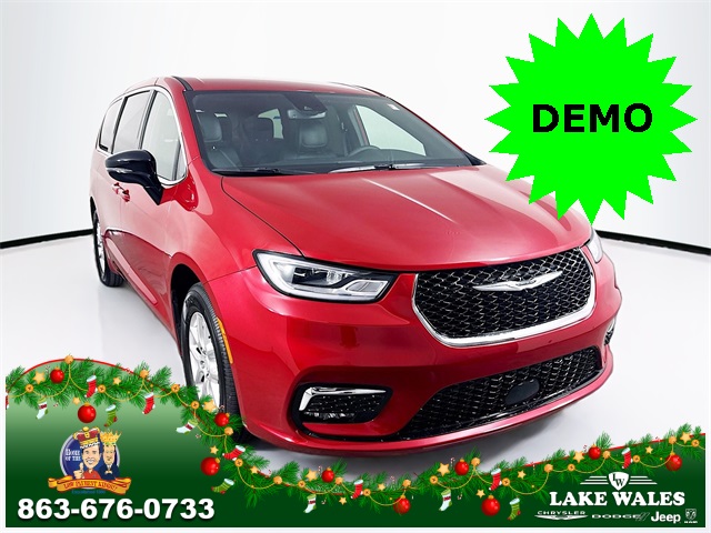 2026 Chrysler Pacifica Select's photo