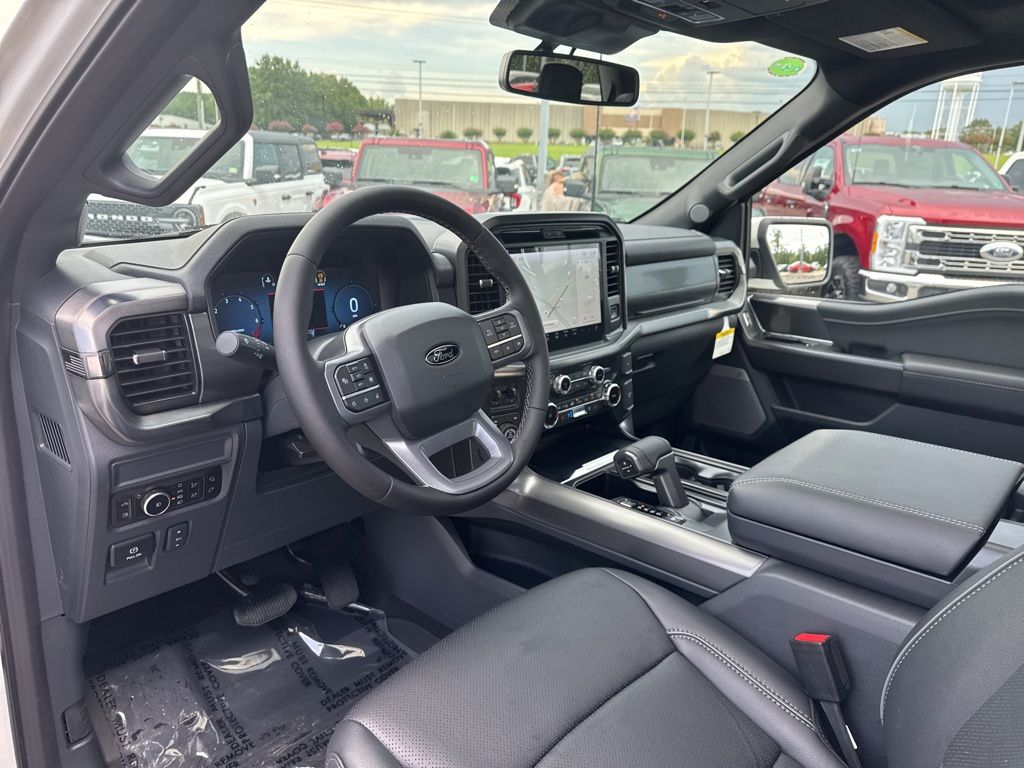 2025 Ford F-150 Lariat photo 11