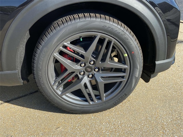 2025 Ford Explorer ST photo 4