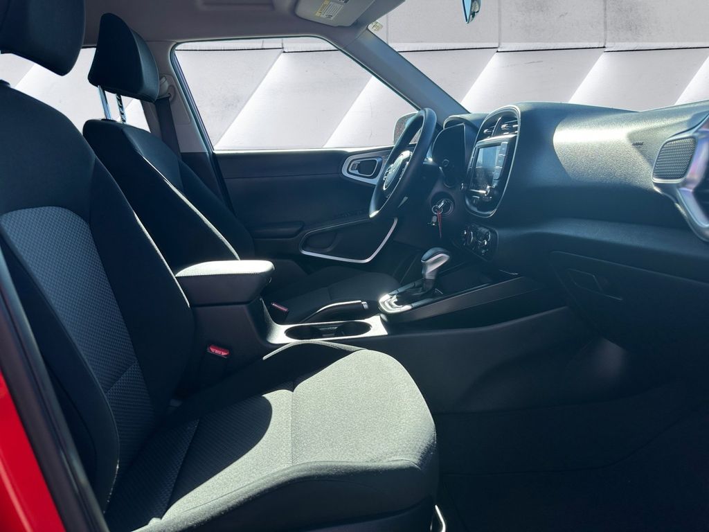 2022 Kia Soul LX photo 12