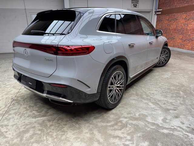 2026 Mercedes Benz EQS SUV 450 4MATIC photo 4