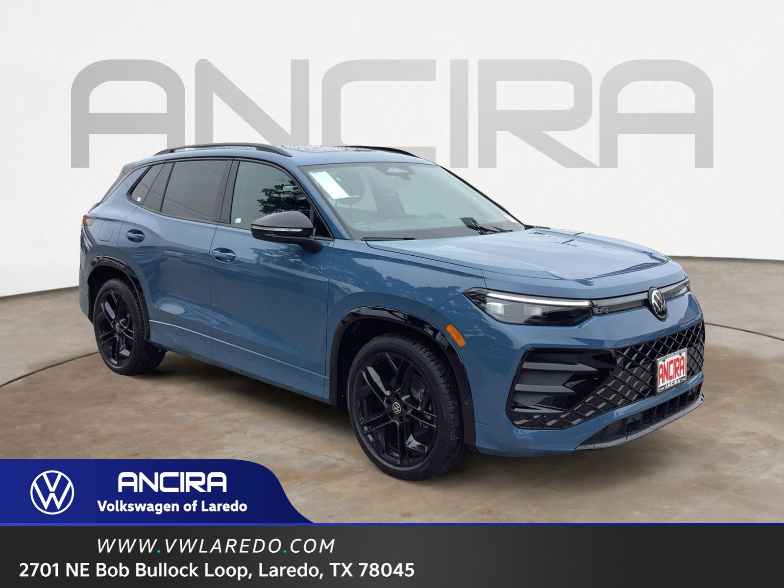 2026 Volkswagen Tiguan SE R-LINE BLACK's photo