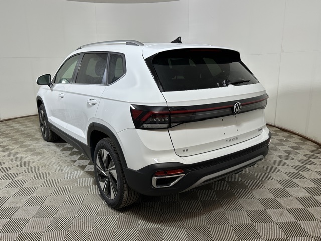 2025 Volkswagen Taos SE photo 2