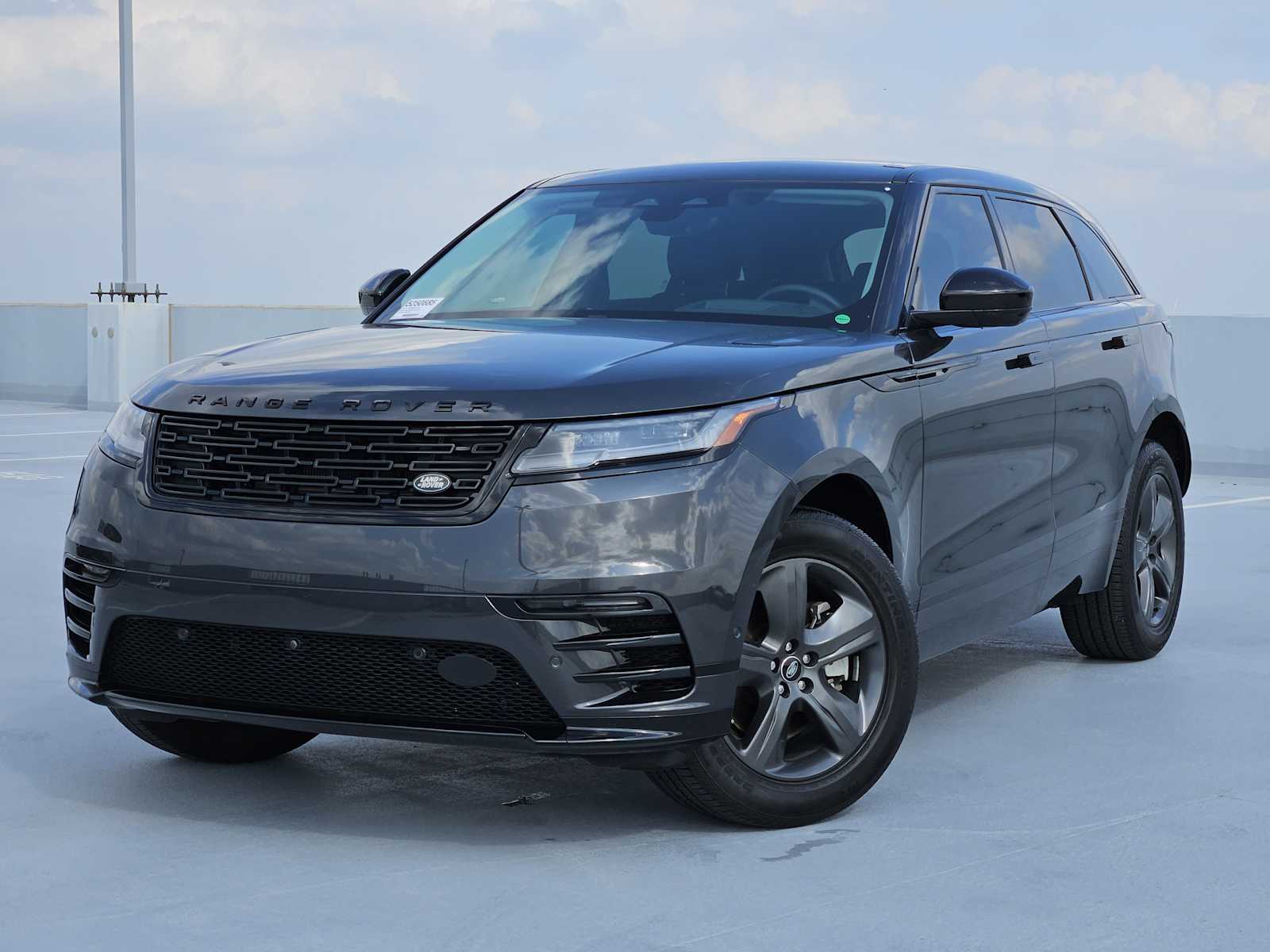 2025 Land Rover Range Rover Velar Dynamic SE