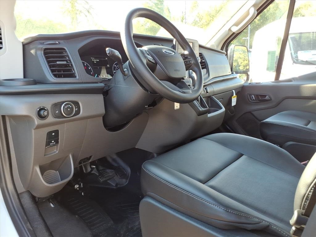 2025 Ford Transit photo 8