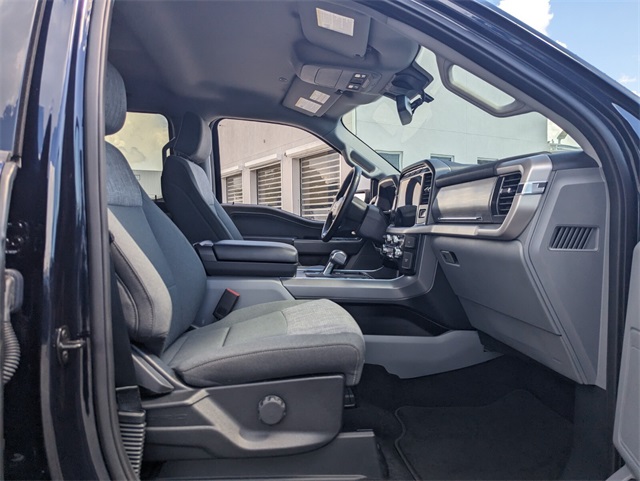 2023 Ford F-150 Lightning XLT photo 15
