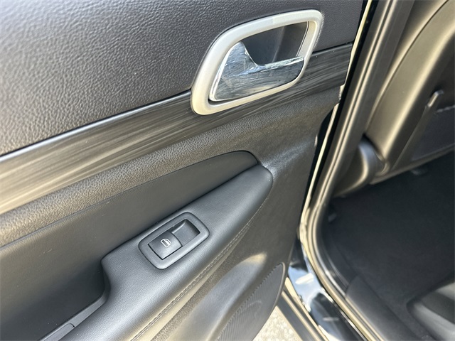 2021 Jeep Grand Cherokee Laredo X photo 9
