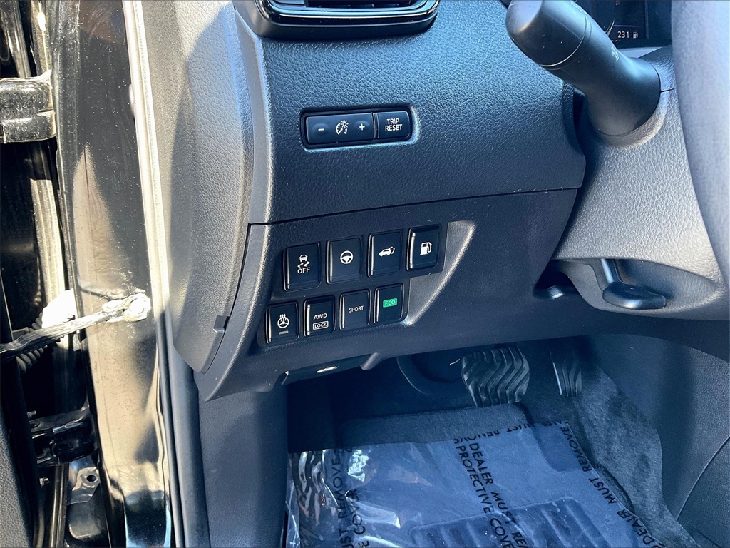 2019 Nissan Rogue SV photo 25