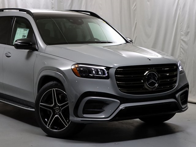 2026 Mercedes Benz GLS 450 4MATIC photo 2