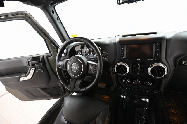 2015 Jeep Wrangler Unlimited Rubicon photo 23
