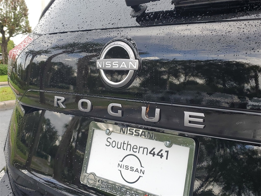 2026 Nissan Rogue SV photo 8