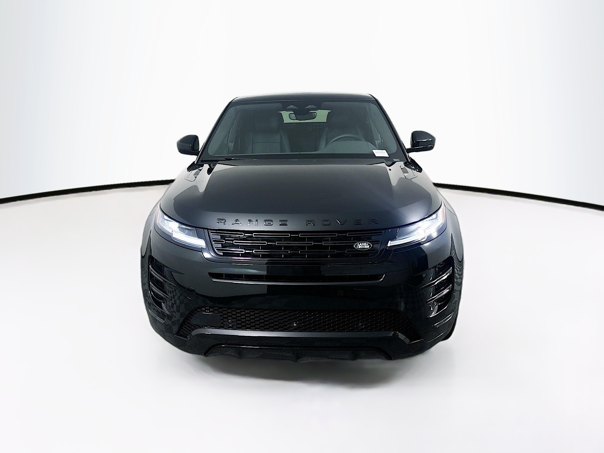2026 Land Rover Range Rover Evoque Dynamic SE photo 2