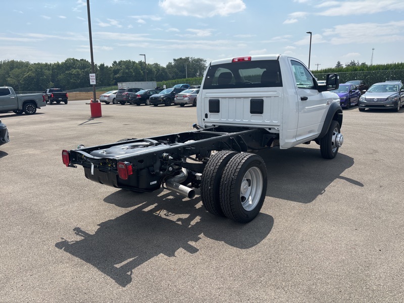 2025 Ram 5500 Tradesman photo 3