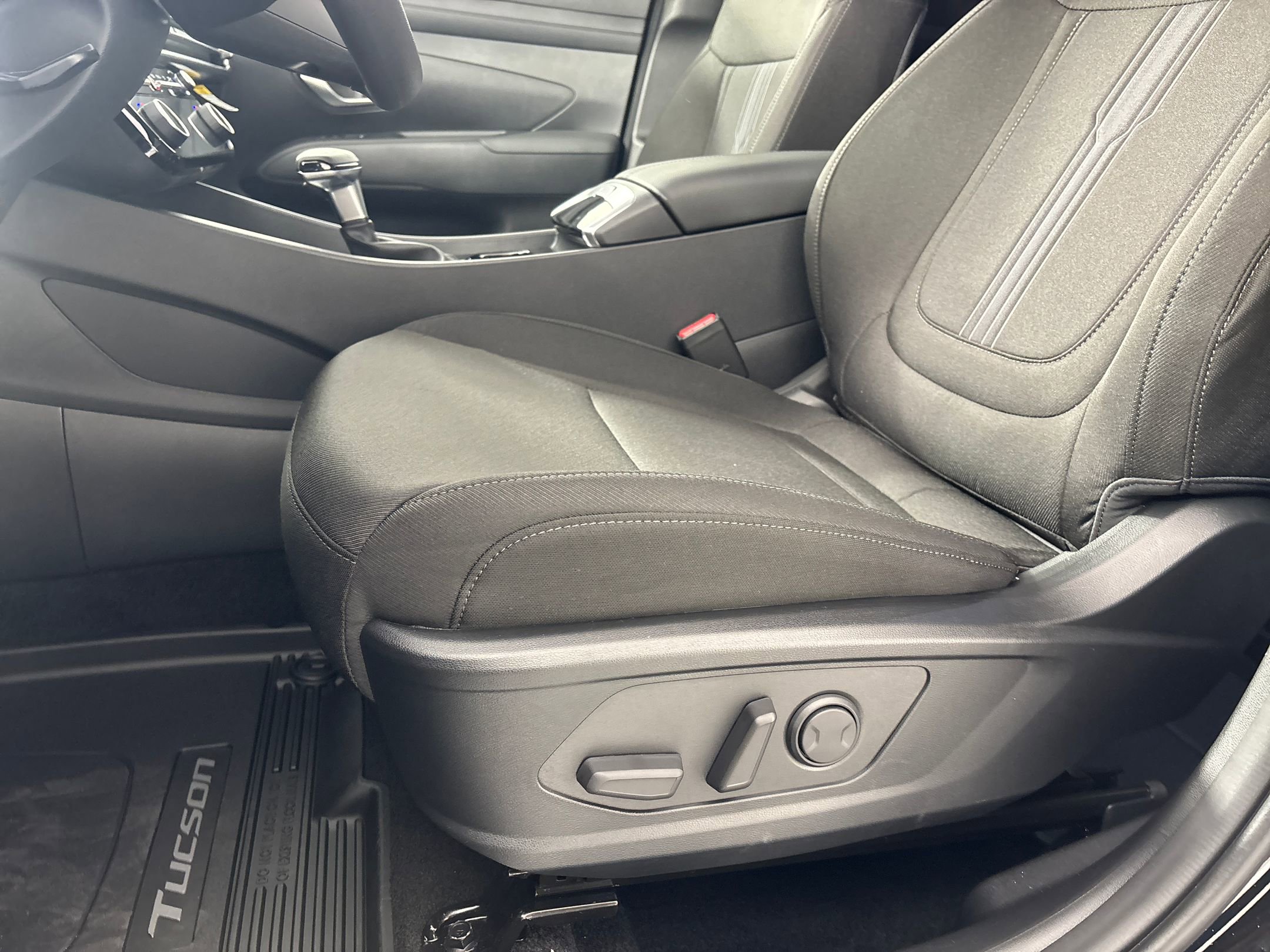 2026 Hyundai Tucson SEL photo 13