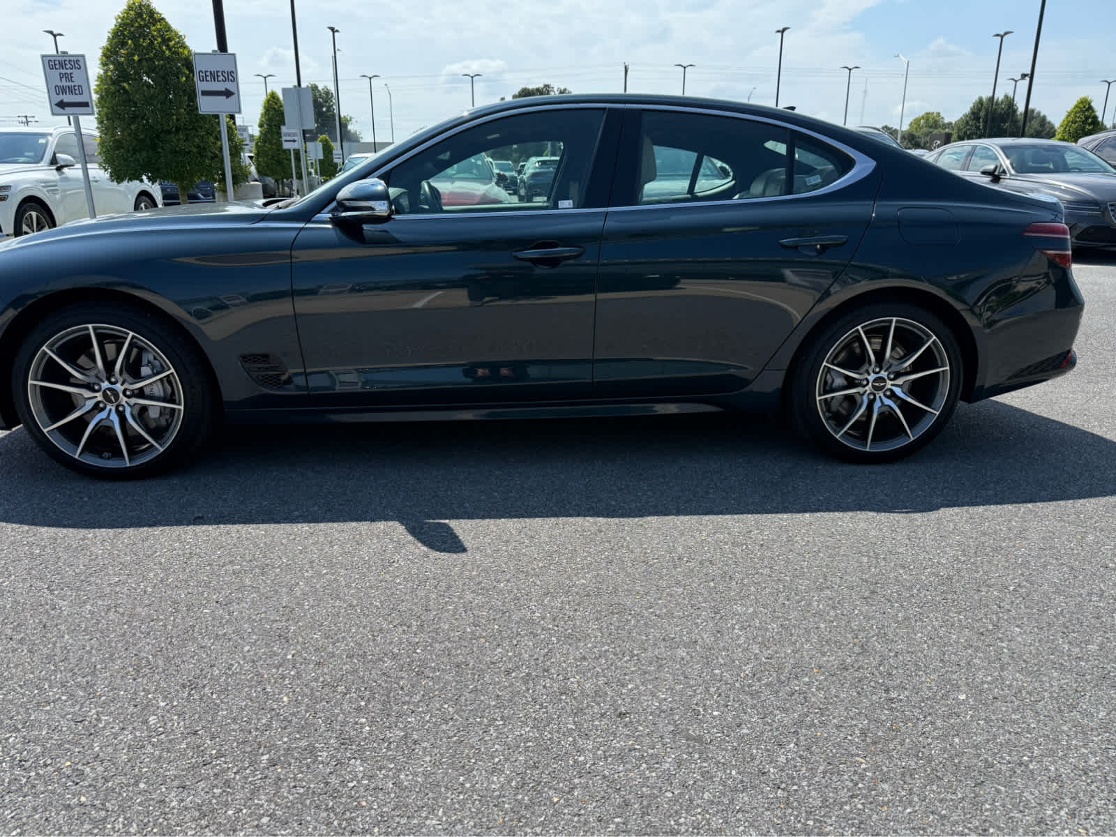 2024 Genesis G70 2.5T photo 4