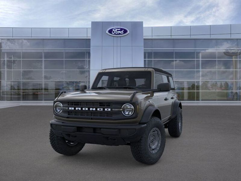 2025 Ford Bronco Base photo 2
