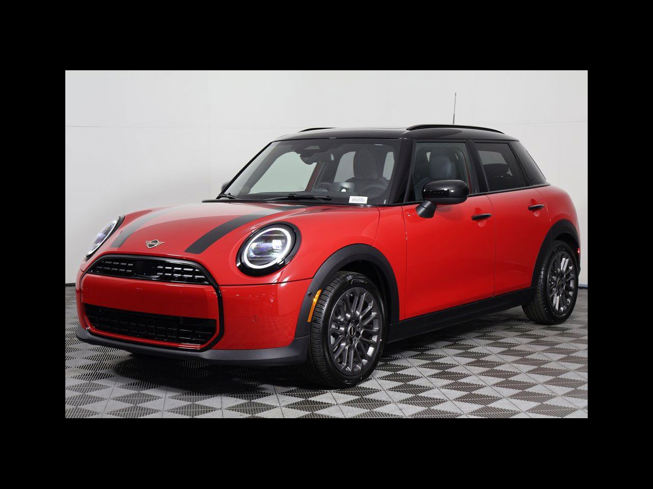 2026 MINI Hardtop 4 Door's photo