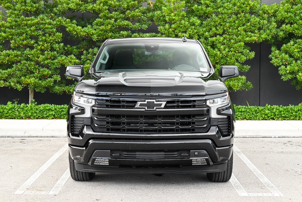 2023 Chevrolet Silverado 1500 RST photo 2