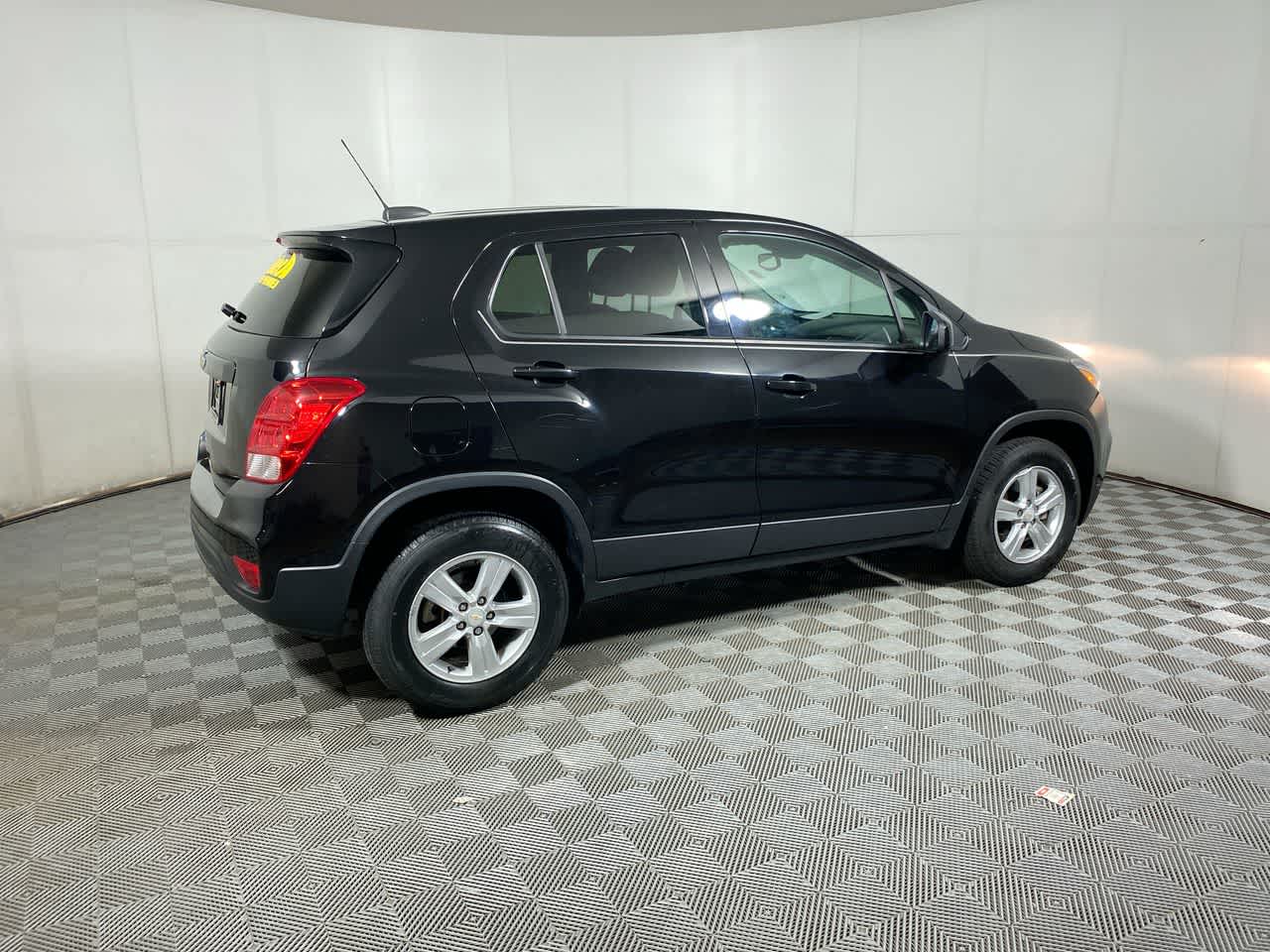 2021 Chevrolet Trax LS photo 14