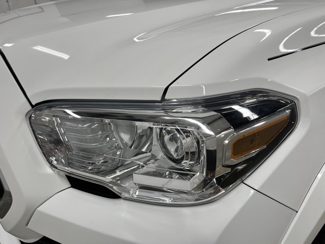 2023 Toyota Tacoma SR5 photo 8