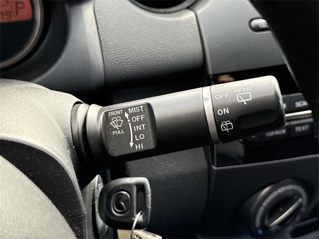 2012 Mazda Mazda2 Sport photo 21