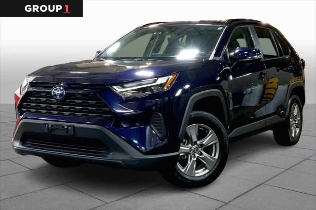 2024 Toyota RAV4 XLE's photo