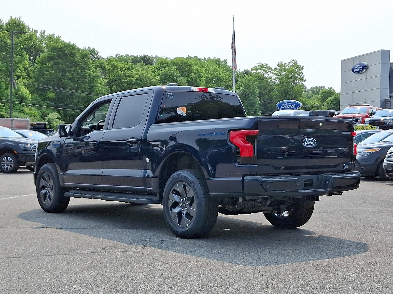 2025 Ford F-150 Lightning photo 3