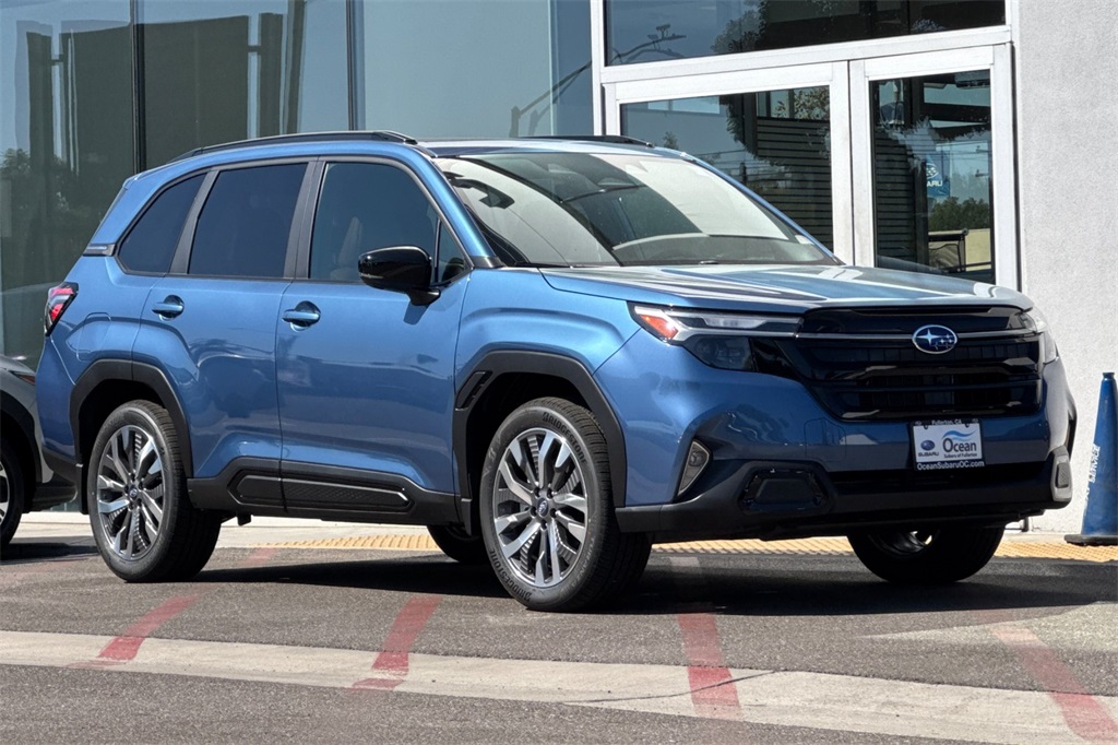 2025 Subaru Forester Touring photo 2