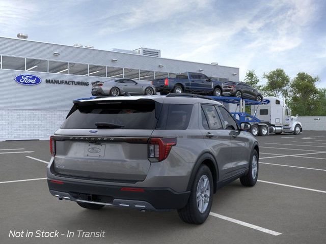 2026 Ford Explorer photo 4