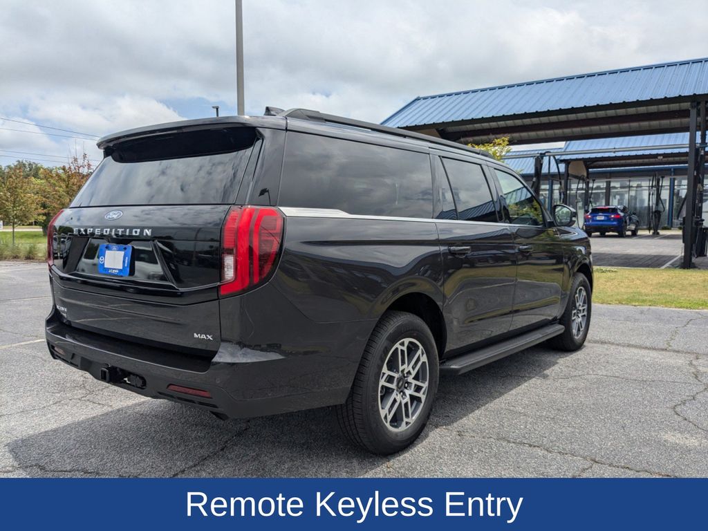 2025 Ford Expedition MAX photo 4