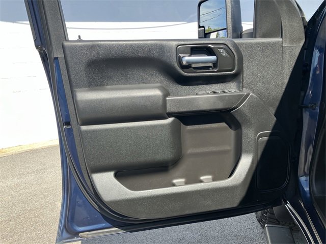 2021 Chevrolet Silverado 2500HD Custom photo 11