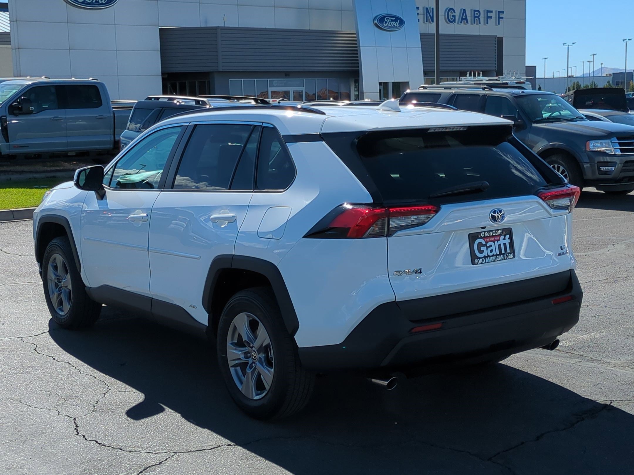 2024 Toyota RAV4 Hybrid LE photo 5