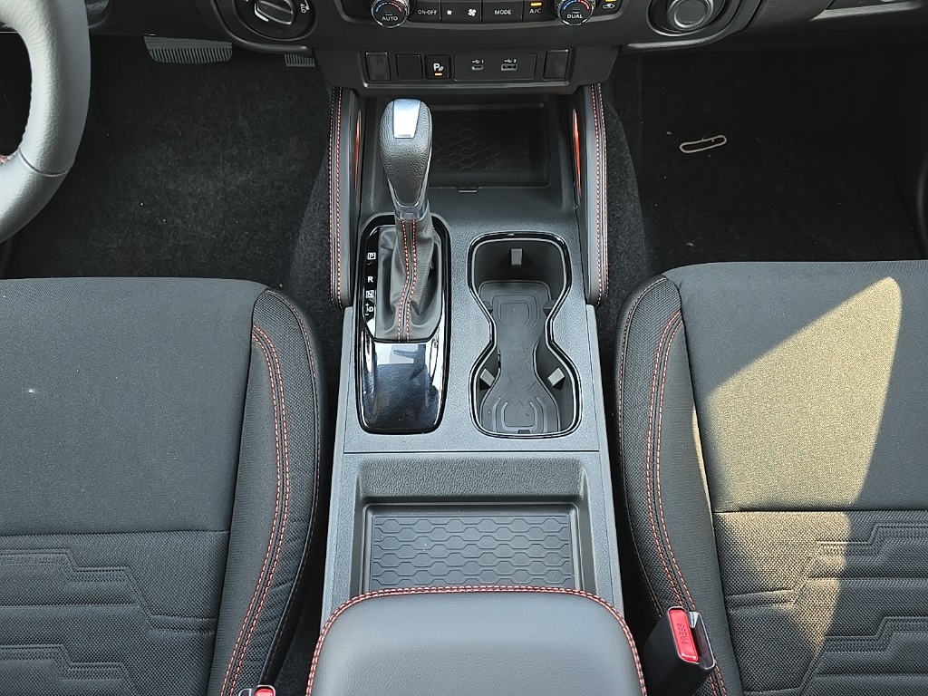 2025 Nissan Frontier Crew Cab PRO-4X photo 17