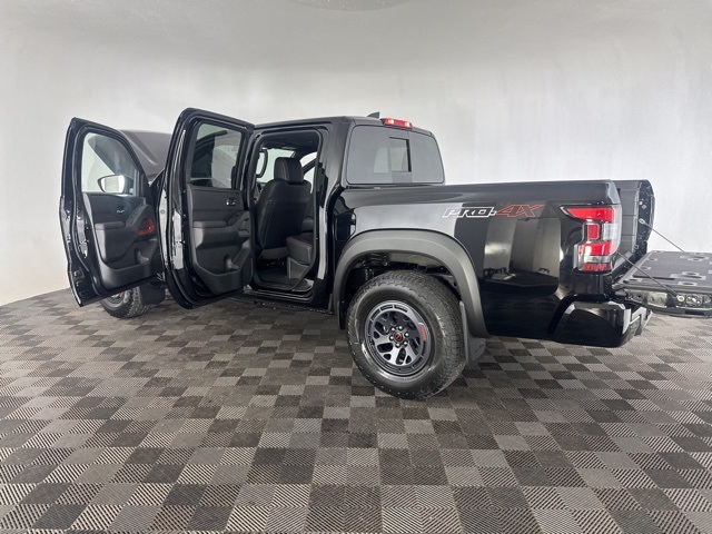 2025 Nissan Frontier PRO-4X photo 14
