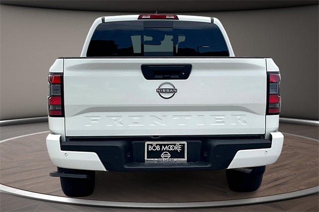 2025 Nissan Frontier SV photo 4