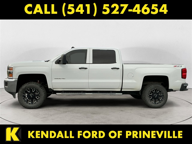 2015 Chevrolet Silverado 2500HD LT photo 2
