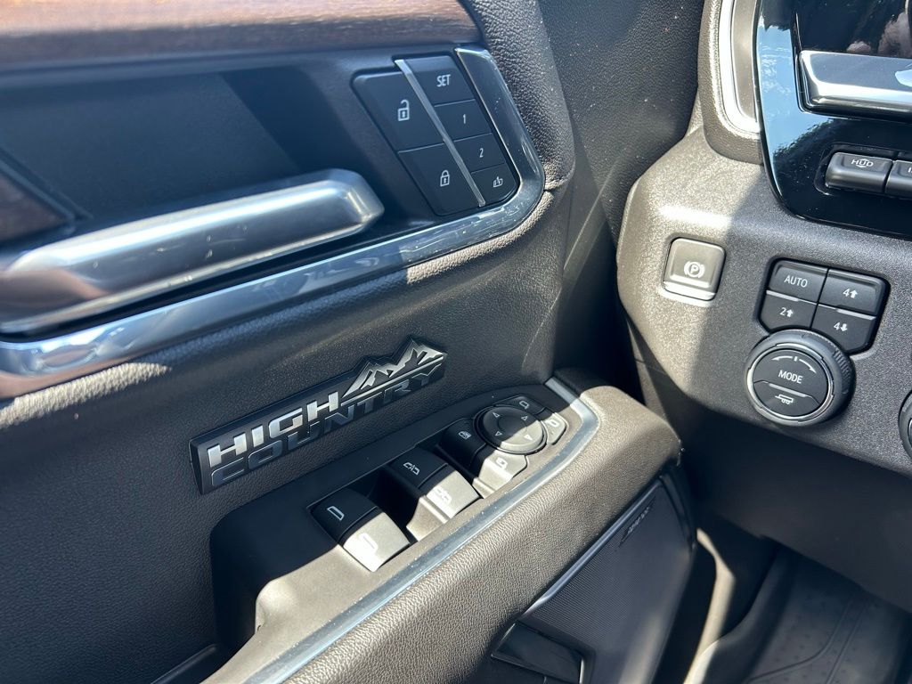 2023 Chevrolet Silverado 1500 High Country photo 19