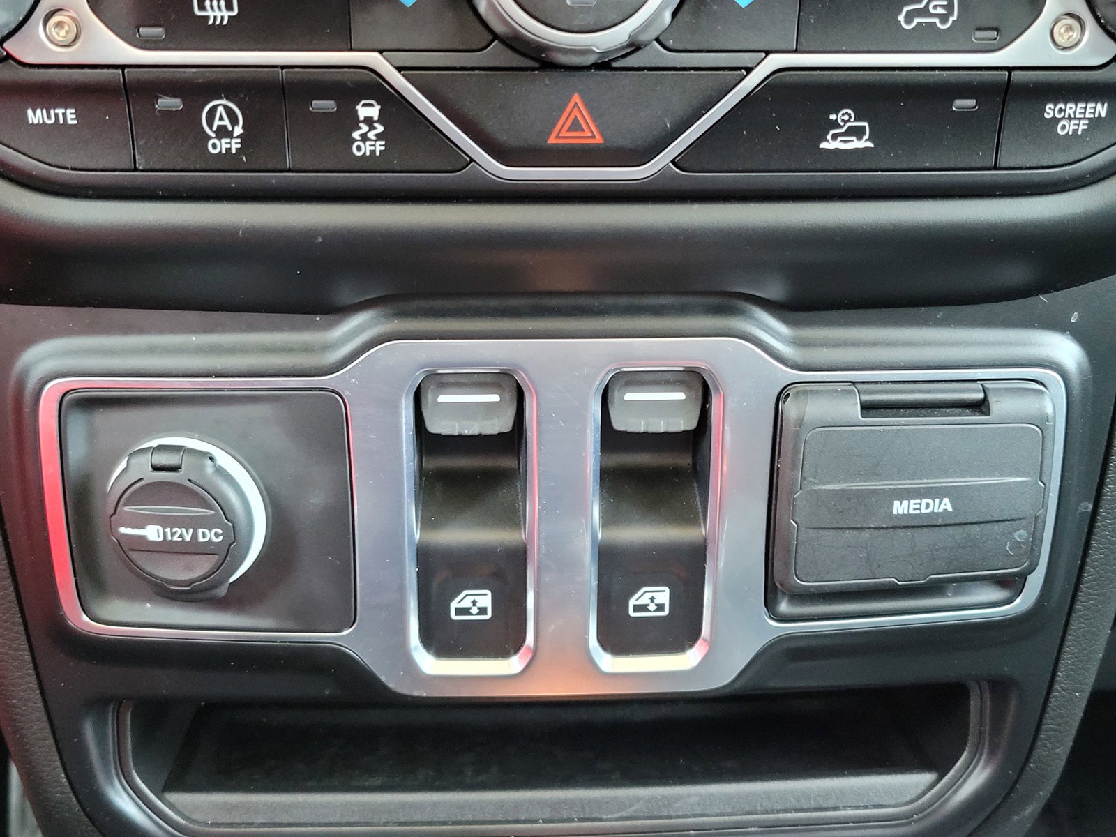 2021 Jeep Wrangler Sport S photo 17